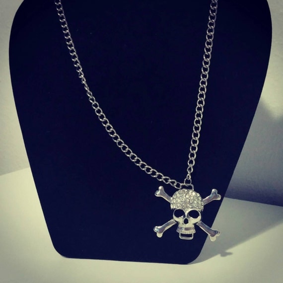 Skull and crossbones necklace by loveAndreaDN on Etsy