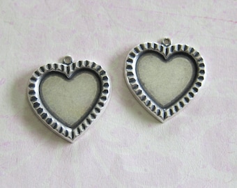 NEW 2 Silver Heart Bezel Charm 3679