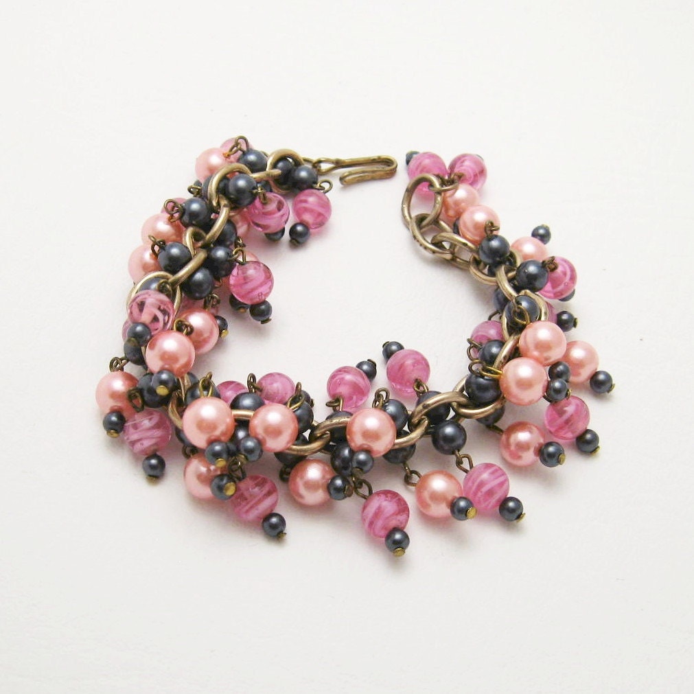 Vintage Cha Cha Bracelet Gray Pink Bead by PurpleDaisyJewelry