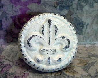 Fleur de lis Cast Iron Round Drawer Pull Knob Cabinet Knobs Shabby Style Chic Distressed Rustic French Decor Creamy Cream Off White FDL