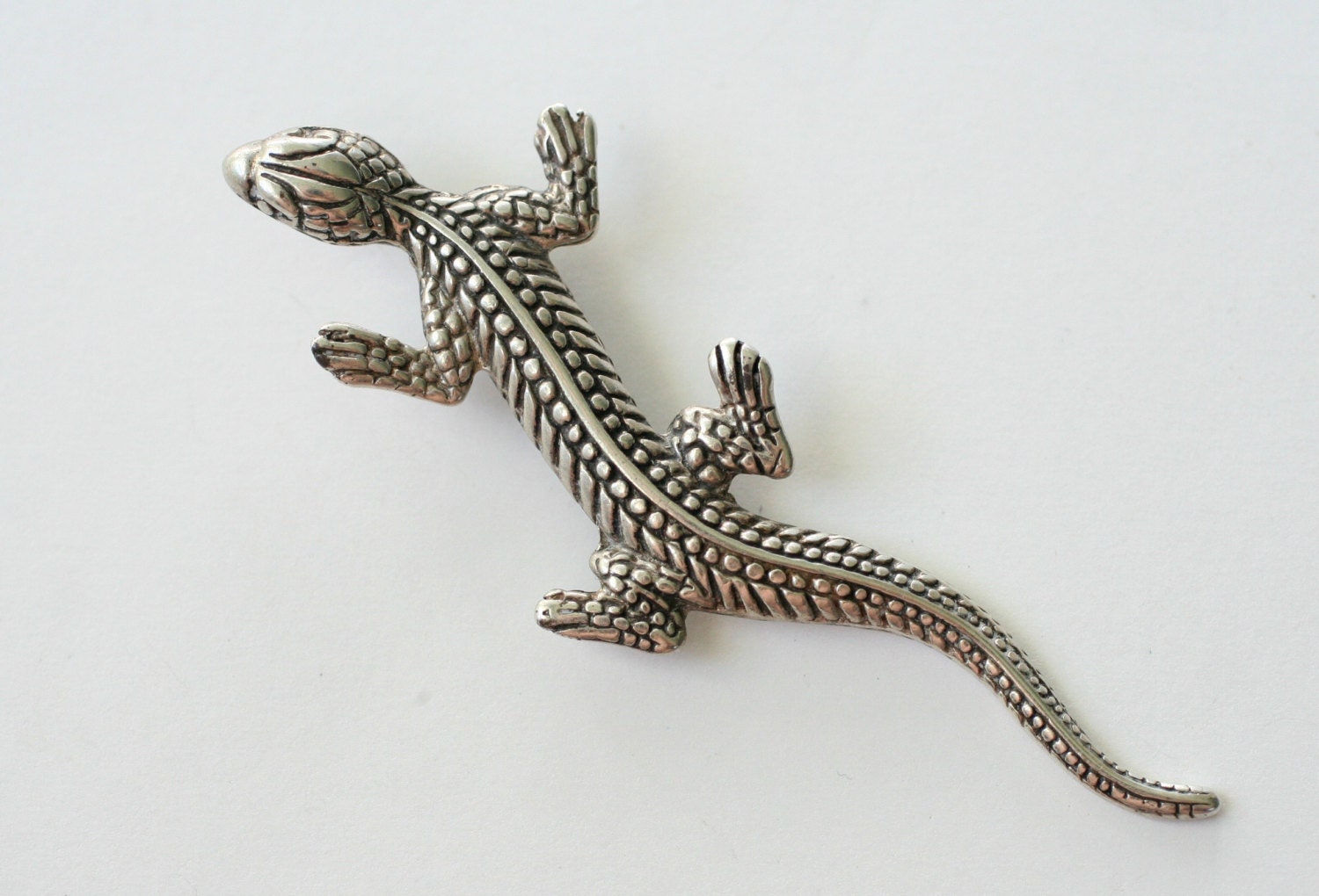 Vintage sterling silver lizard brooch