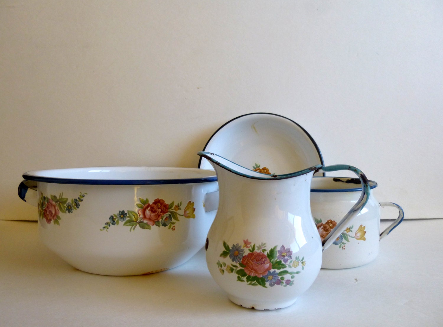 Vintage Enamelware Pitcher and Bowl Lot of by UrbanRecycle on Etsy