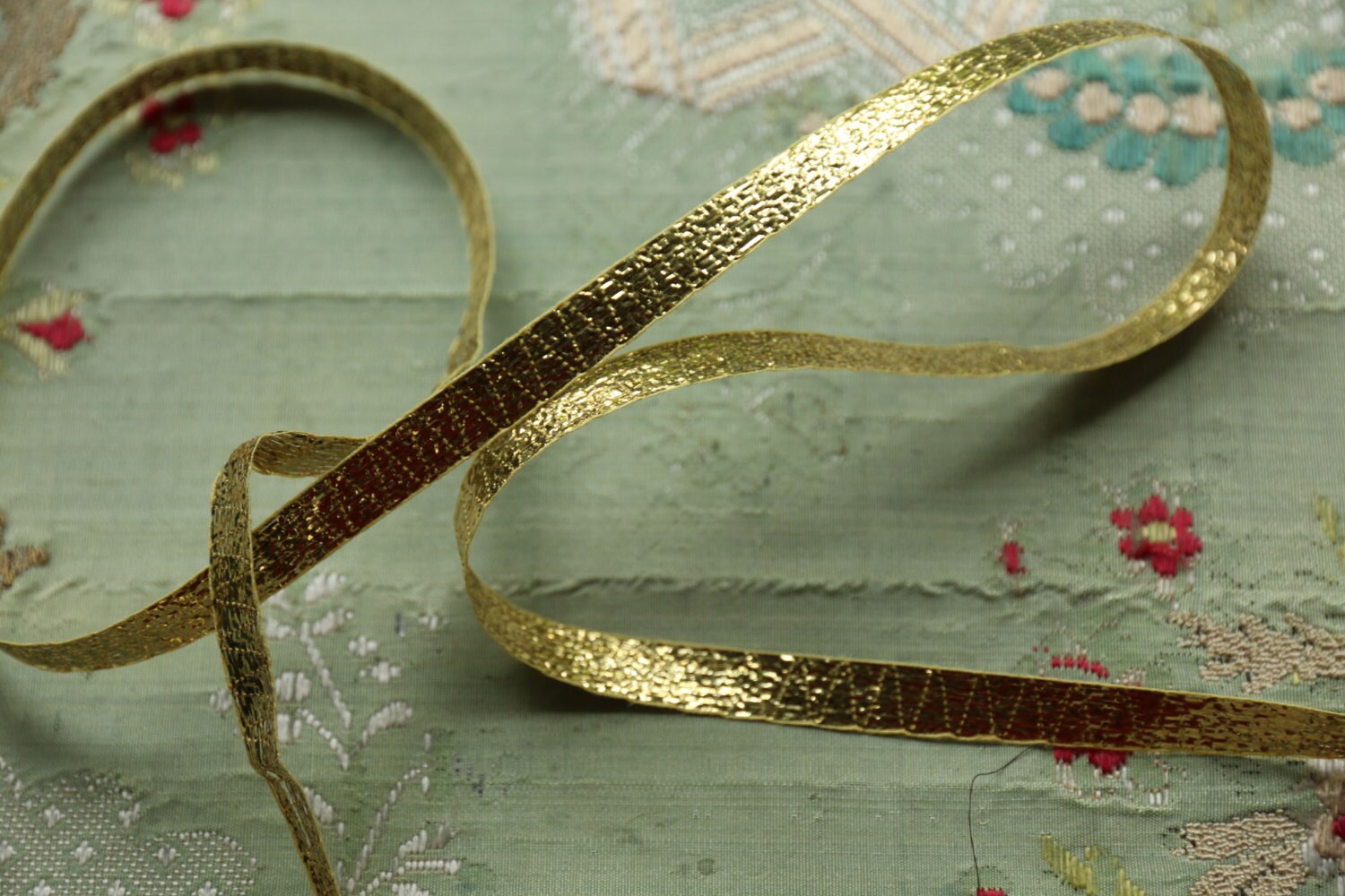 1 yard Vintage metal tinsel ribbon trim 5/16 gold metal