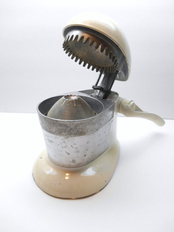 Vintage Tilt Top Juice O Matic