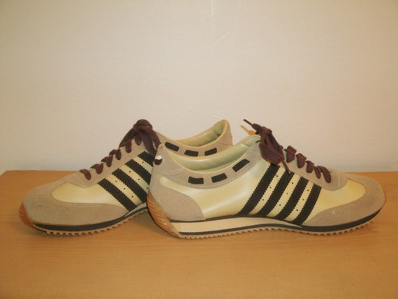 1980's Vintage Pro Wings Athletic Shoes Tan Leather tennis
