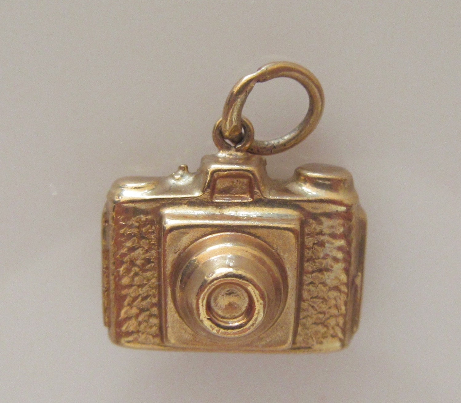 9ct Gold Camera Charm Haute Juice