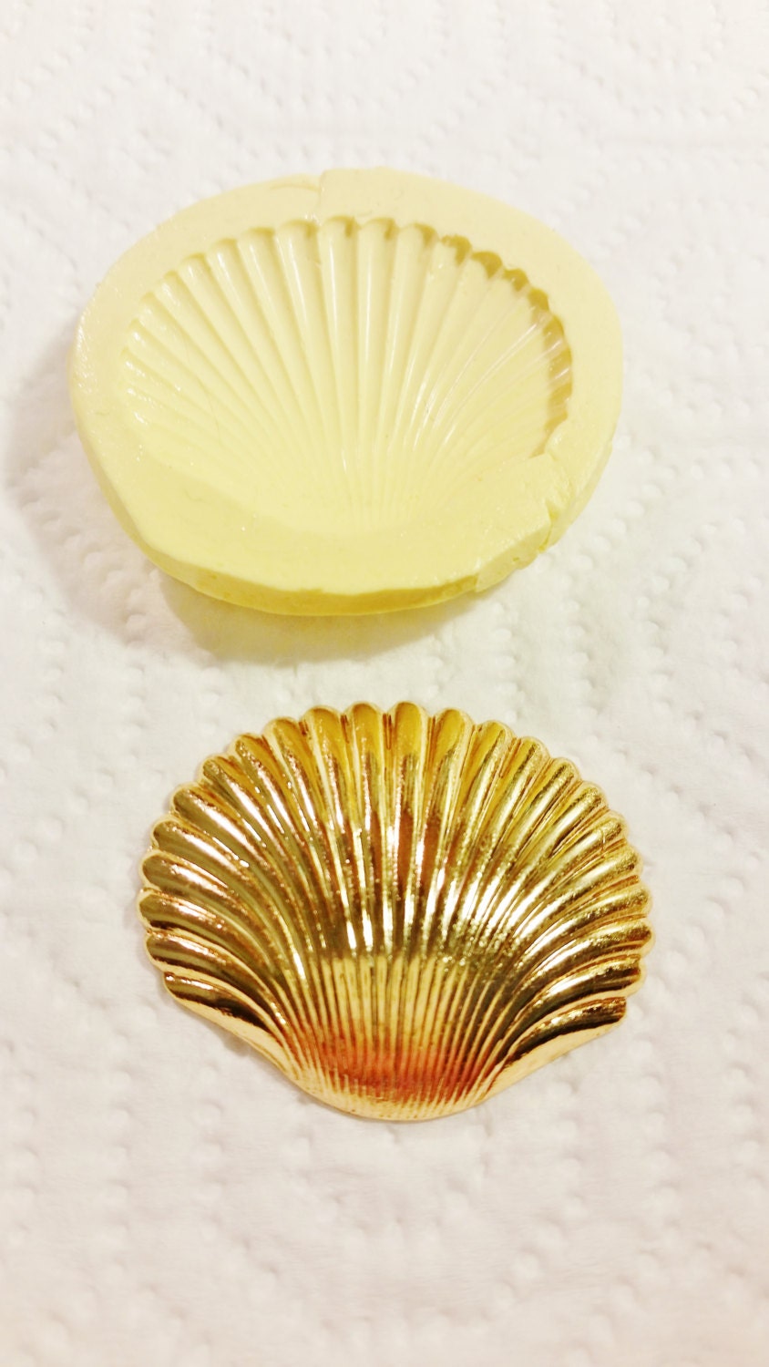 Medium CLAM SHELL SILICONE Mold free shipping Resin