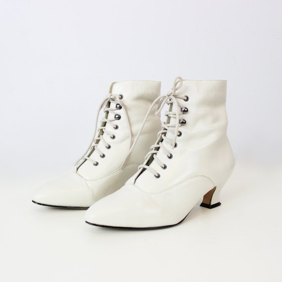 vintage cream leather lace up boots / white edwardian style