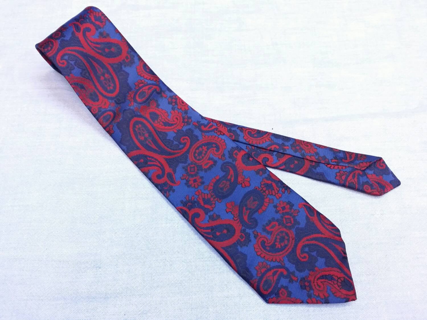 Vintage Givenchy paisley rare design necktie 3.25 by CheAmeVintage