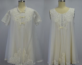 1960s White Nylon Chiffon Babydoll & Peignoir Set by Shadowline Size Small
