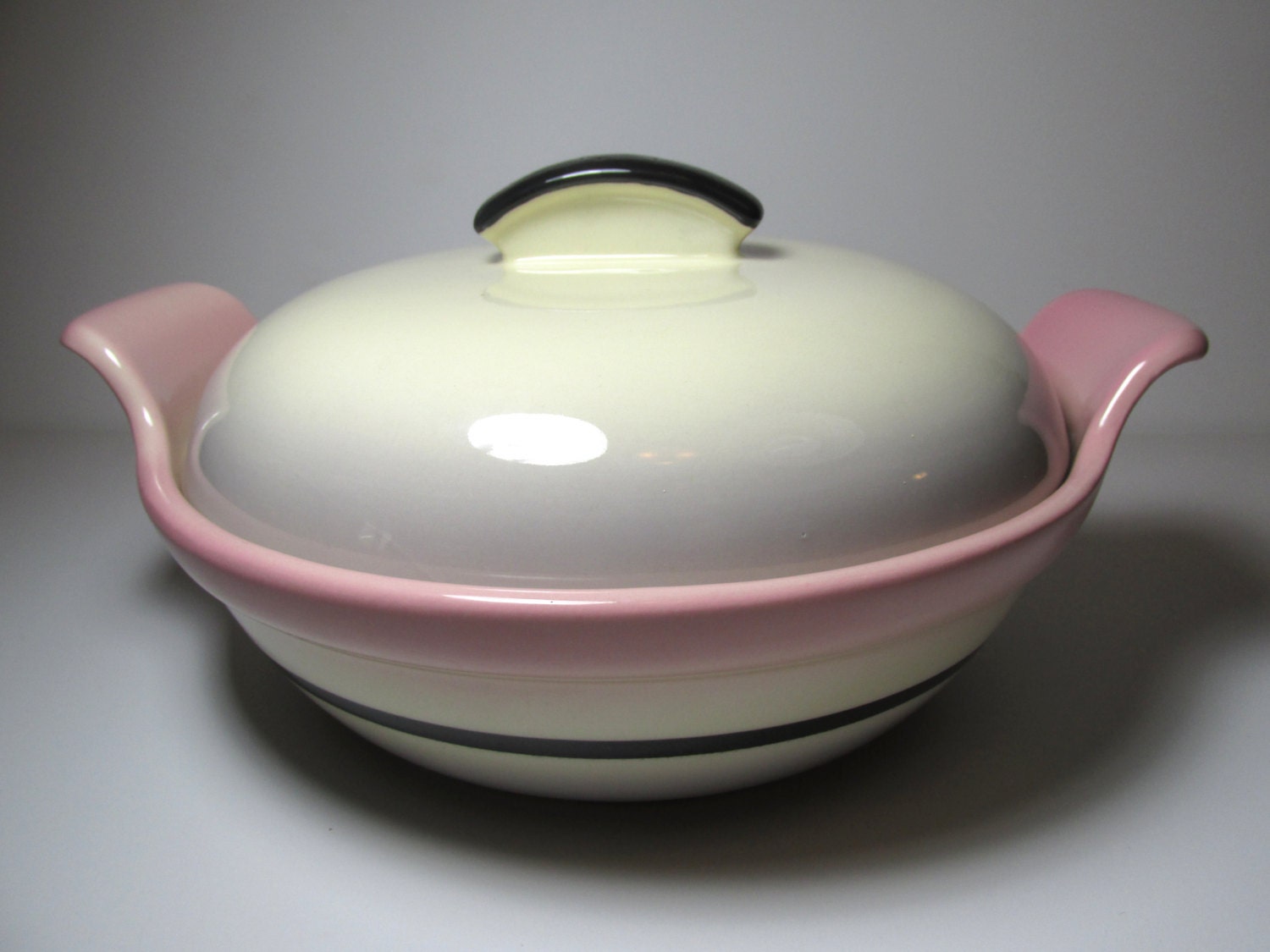 Vintage Hull Debonaire partitioned divided dutch oven casserole covered dish Haute Juice