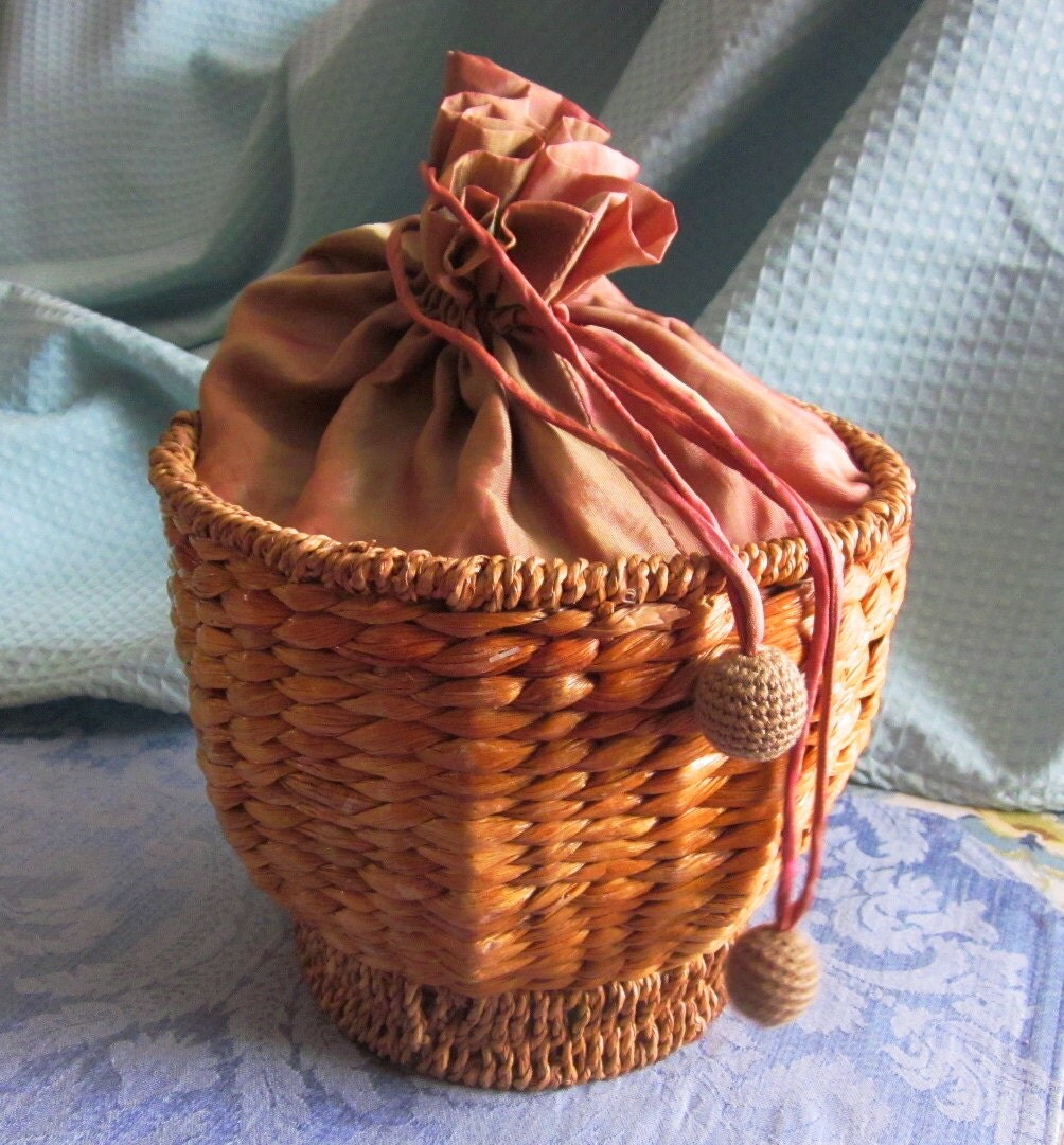 Adorable Unique Victorian Wicker Basket Purse Sewing Basket