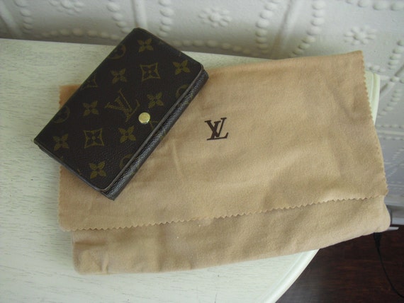 lv wallet dust bag