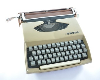 Consul Czechoslovakia Vintage Typewriter, Portable Typewriter, Working Typewriter, Beige Typewriter, Manual Typewriter, Retro Typewriter