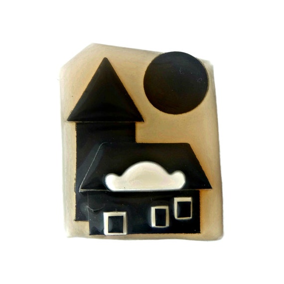 Lucinda House Pin Black Full Moon