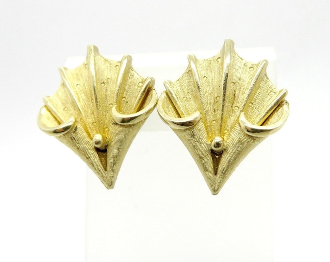 Coro Leaf Earrings, Vintage Gold Tone Curved Leaf Clip-ons, Matte Gold Signed Coro Jewelry
