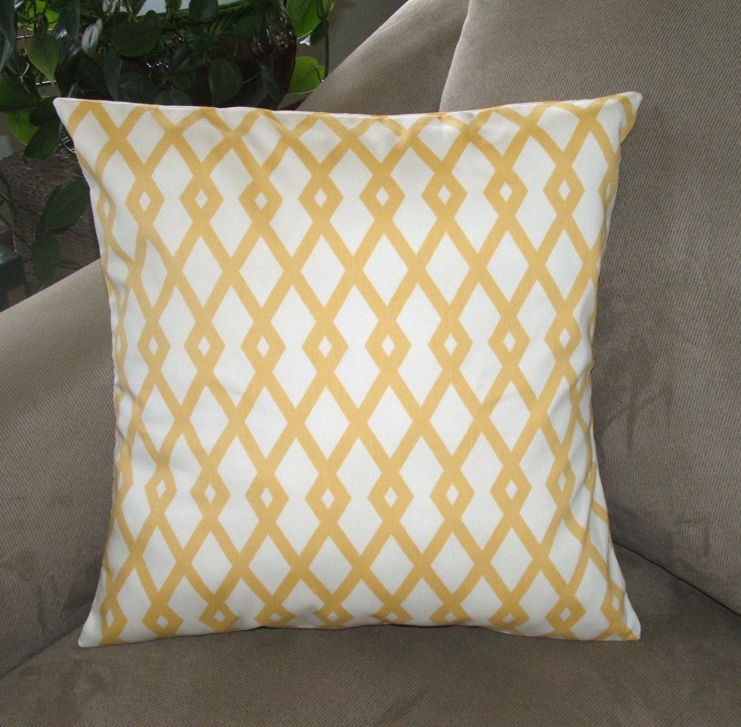 Gold and White Geometric Pattern Decorative Pillow Cover