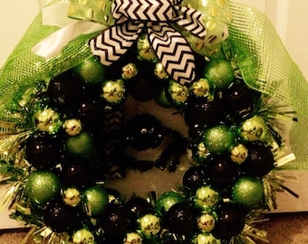 Halloween deco mesh/ornament wreath