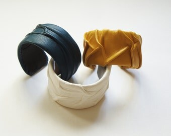Leather bracelet. leather cuff Bracelet . Natural leather bracelet, Leather bracelet for women, Leather Bangle Bracelet, women Leather Cuff