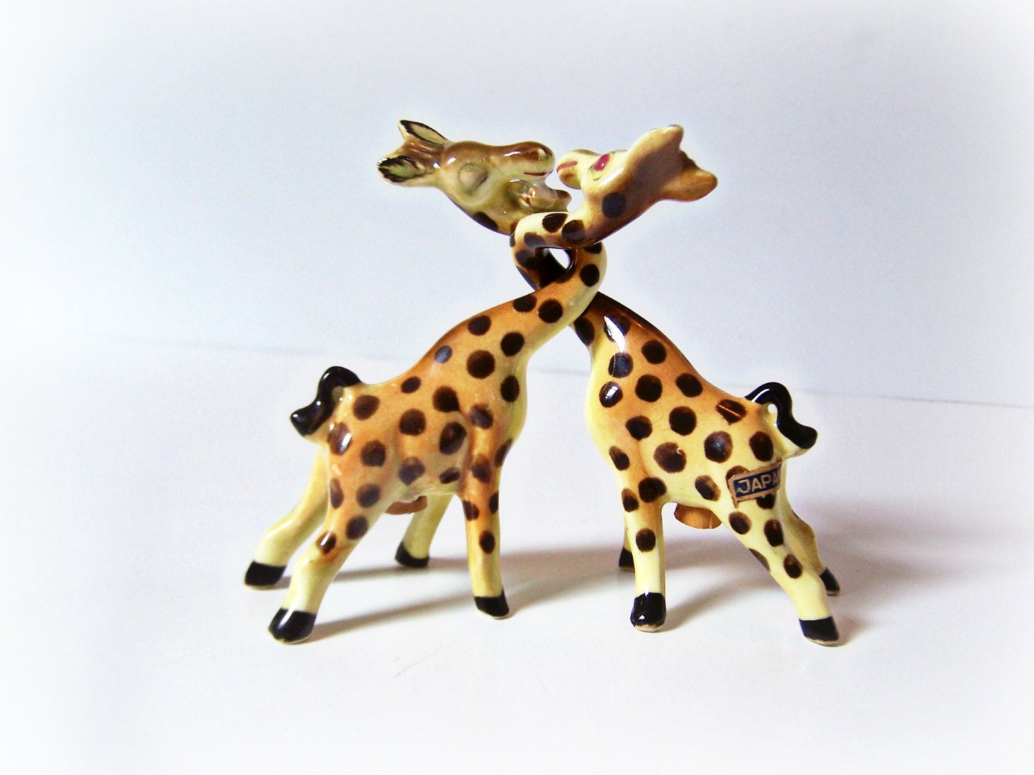 Vintage Giraffe Salt and Pepper Shakers Wrap by ShakeThatThang