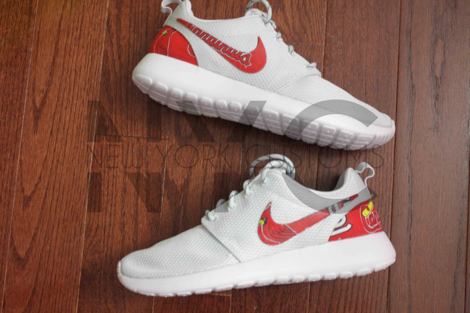 nike roshe run gray and white