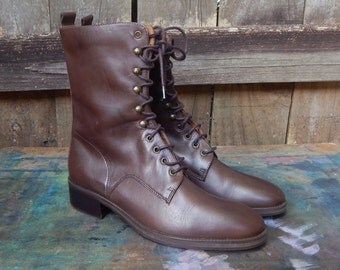 Brown Lace Up Granny Boot // Chocolate Scruples Boots // Shoes // 1990s // 1980s