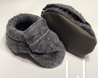 Grey Felt Baby Moccasins | Affordable Mocs | Baby Shoes | Baby Booties | Toddler shoes | Baby Moccs