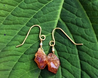 Amber colored uncut raw crystal drop earrings with gold earwires