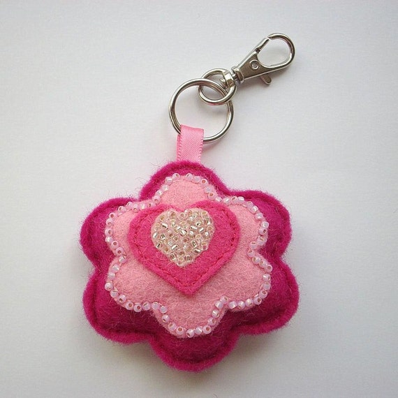 Items similar to Pink felt flower keychain, beaded felt bag charm with