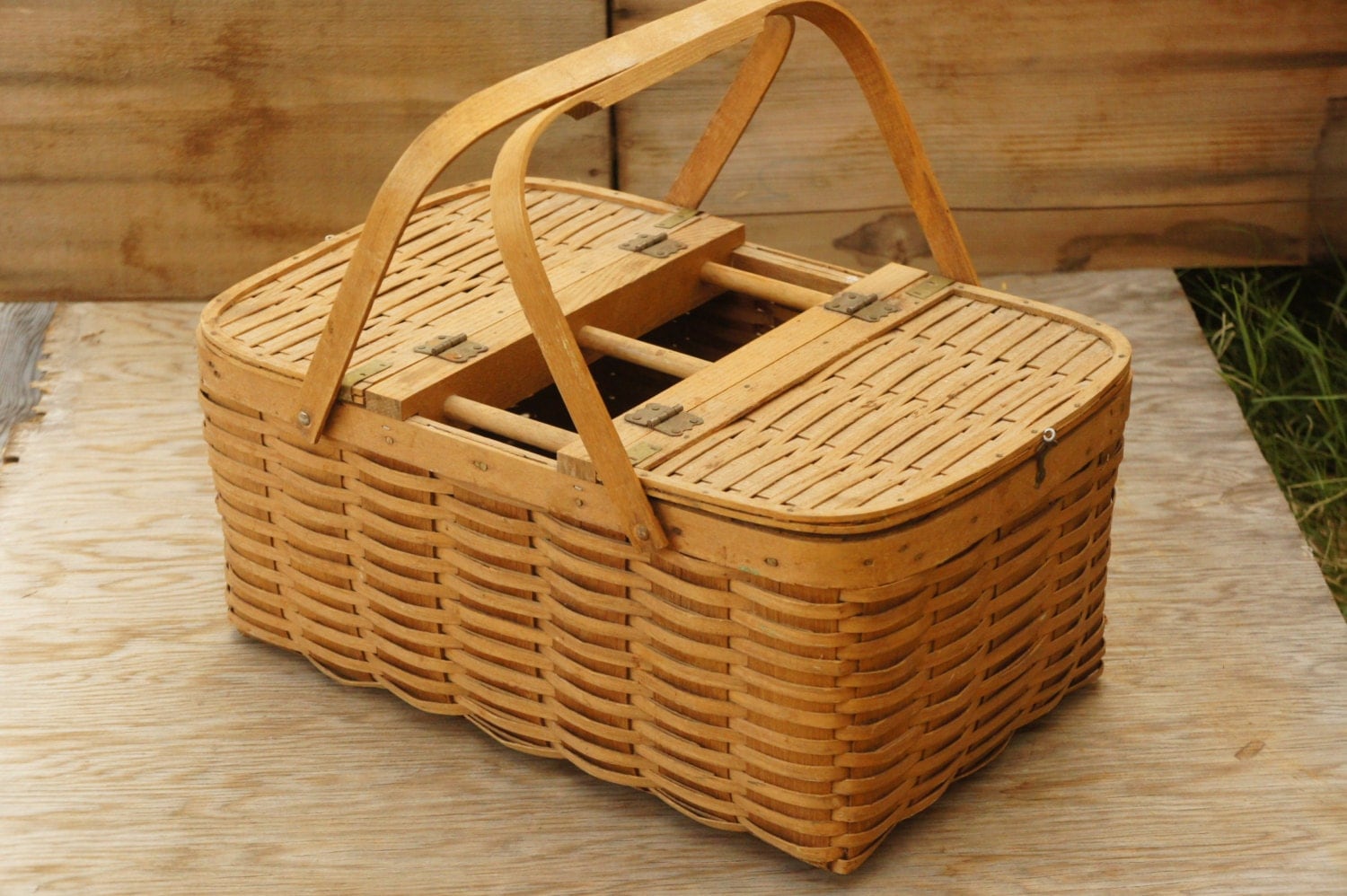 Vintage 40s-50s Basketville Vermont Picnic Basket