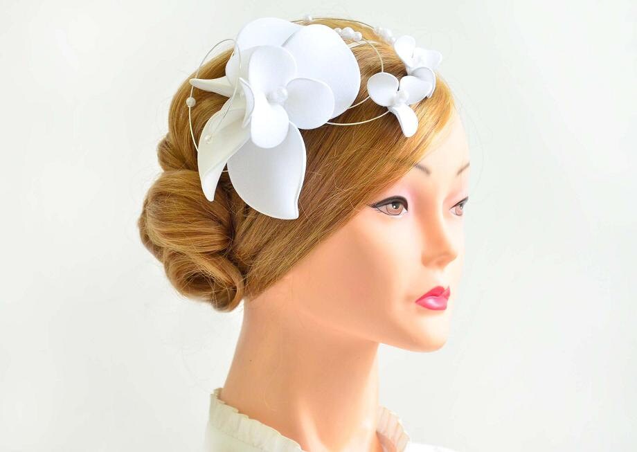 Fascinator headband in white Bridal headpiece Bridal hair comb