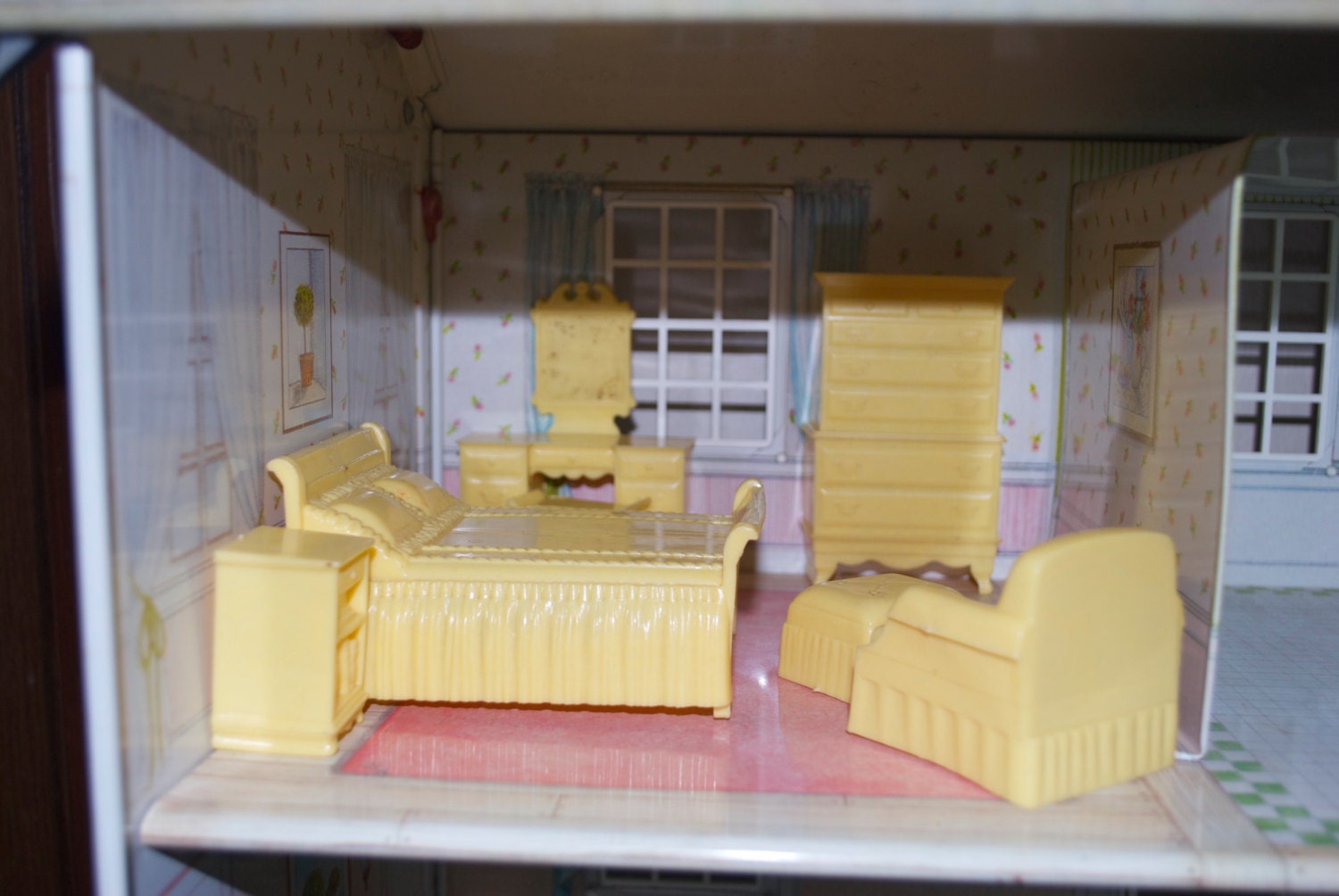 Marx Yellow Bedroom Plastic Dollhouse Furniture – Haute Juice