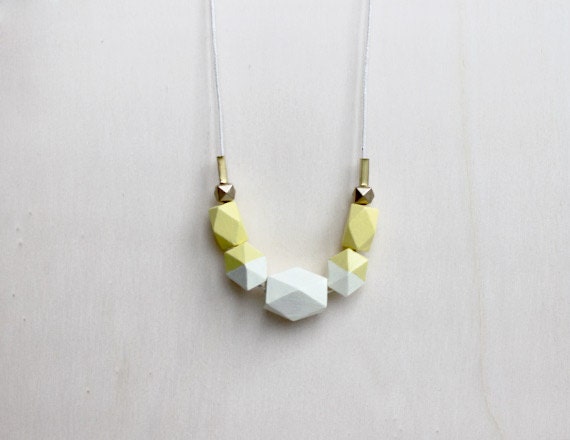 geometrische Kette mit Holzperlen gelb // schlichte Holzkette