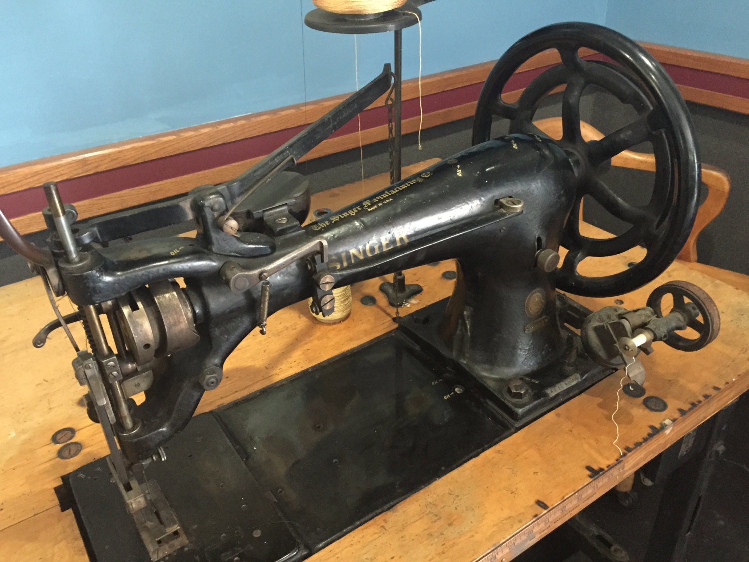 Industrial Singer Sewing Machine Class 7 by RedWagonES on Etsy