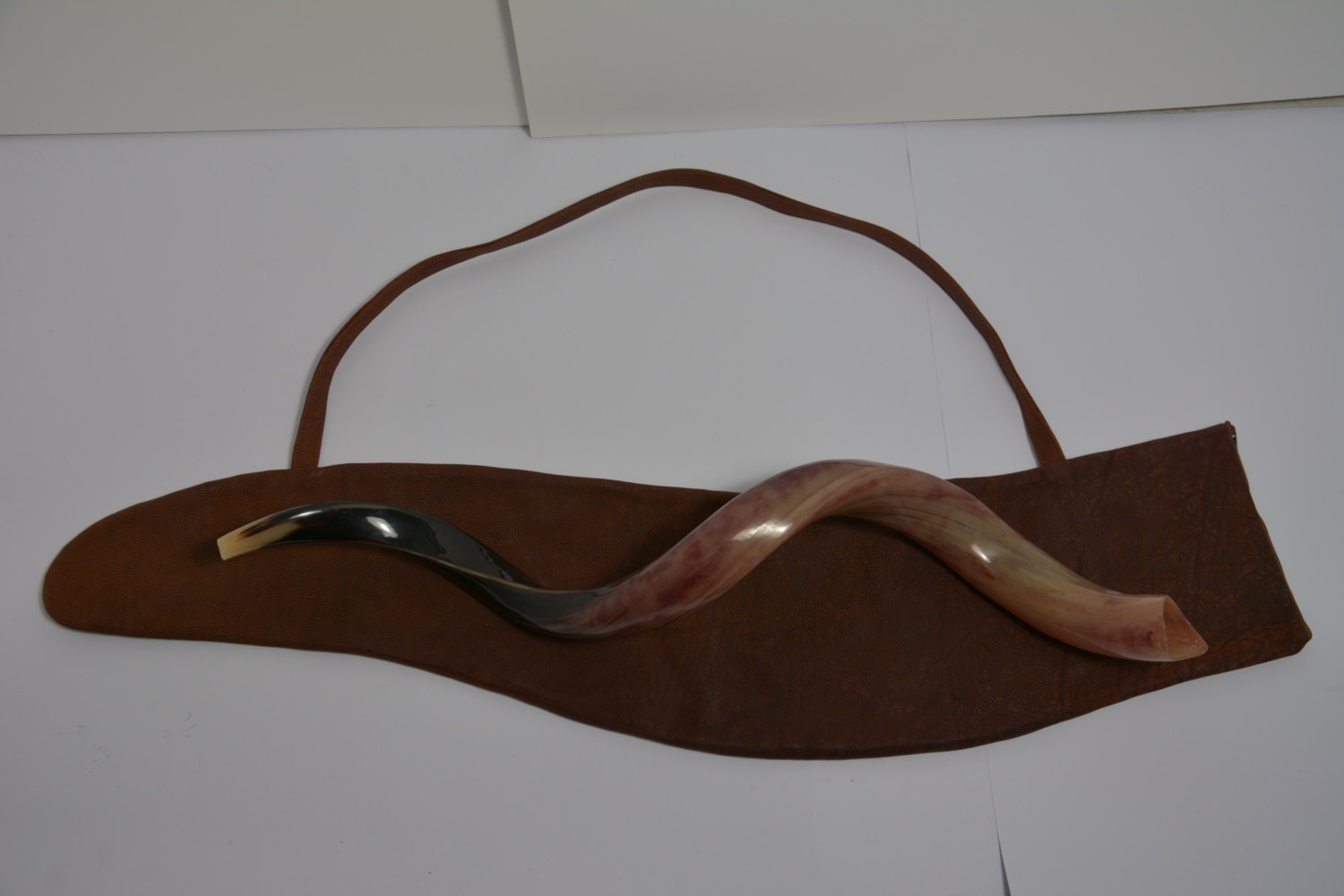 Butiful exclusive shofar bag leather 100 natrel by LiamCenter