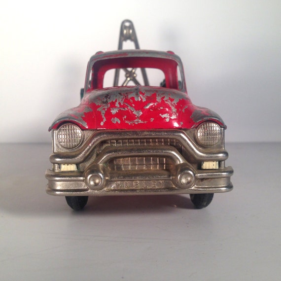 1950's Hubley toy tow truck 482