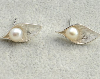 Sterling Silver Calla Lily Stud Earrings with Fresh Water Pearls