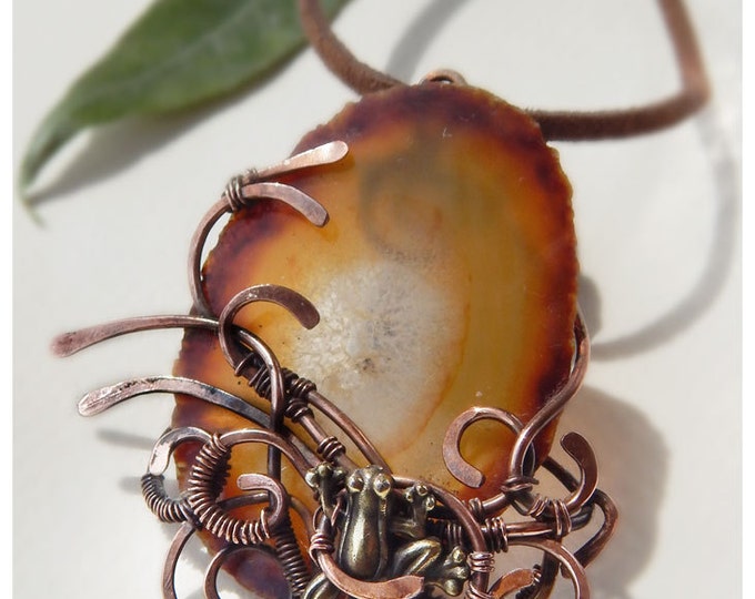 Stone Cut Necklace Agate Copper wire pendant