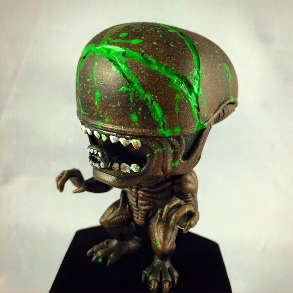 glow in the dark alien funko pop