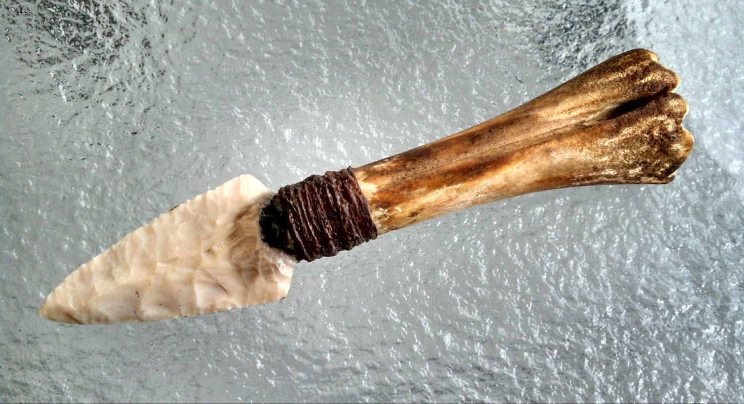 Stone Age Knife Replica Mookaite Australia Blade hafted to