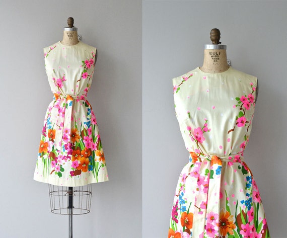 Sakura dress vintage 1960s dress 60s floral print dress