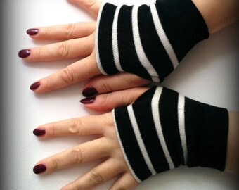 SALE GLOVES Black fingerless gloves with white strips