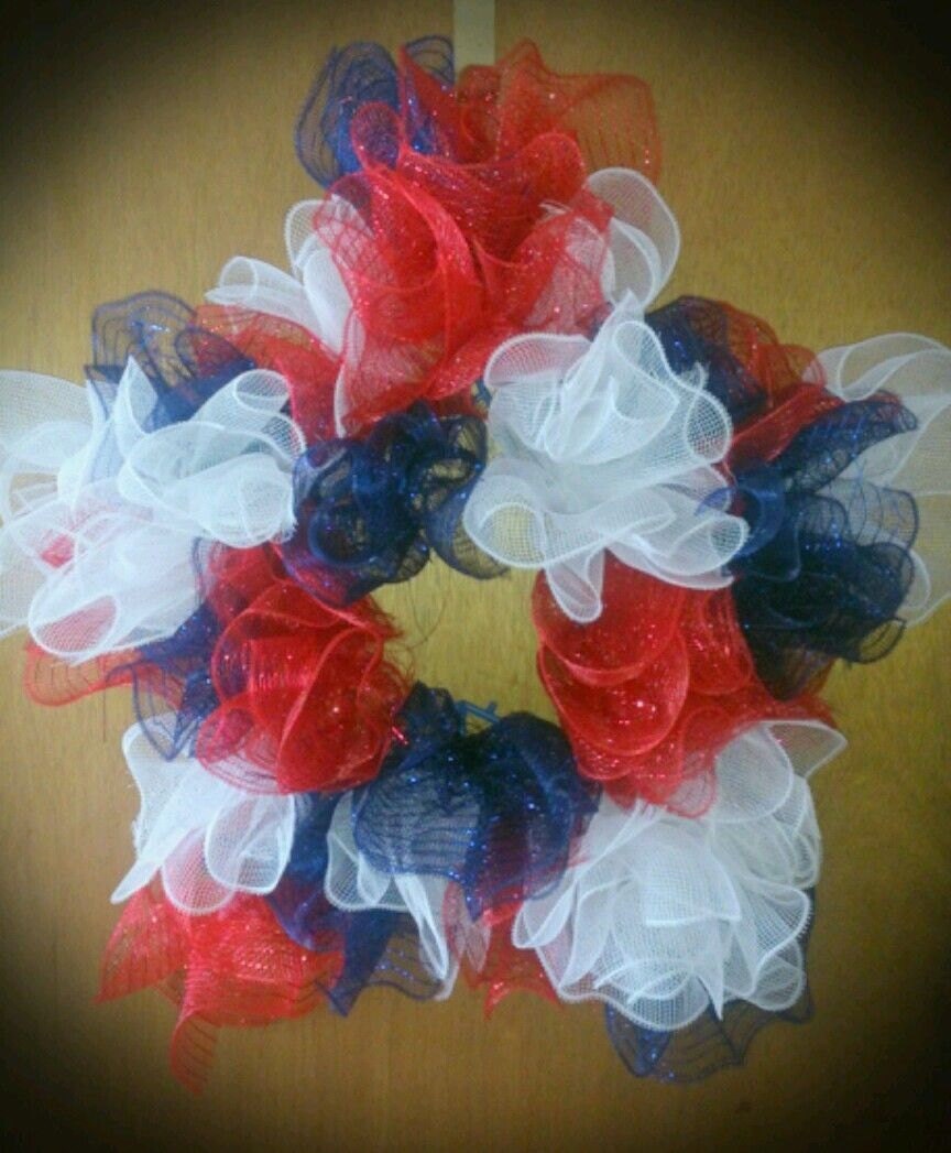 Patriotic Deco Mesh Star Wreath Red by BrendasCreativeCakes