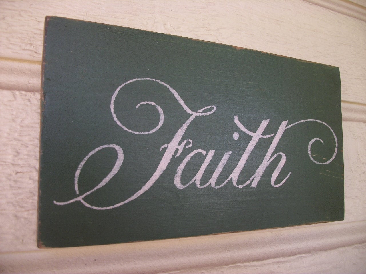 Antiqued FAITH Sign Wall Decor Plaque