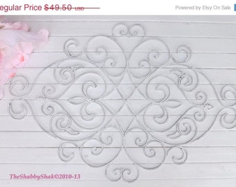 White Metal Wall Decor