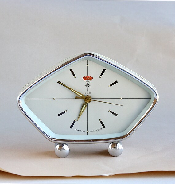 Vintage desk clock Old alarm clock Wind up clock by BluePalette