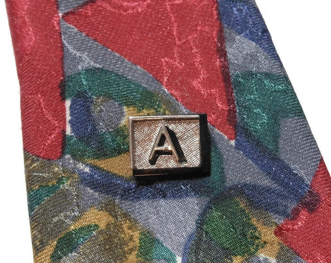 FREE SHIPPING Swank monogrammed Tie tack, monogrammed letter 'A', tie tack pin clip Clasp, rectangular frame on a crisscross background