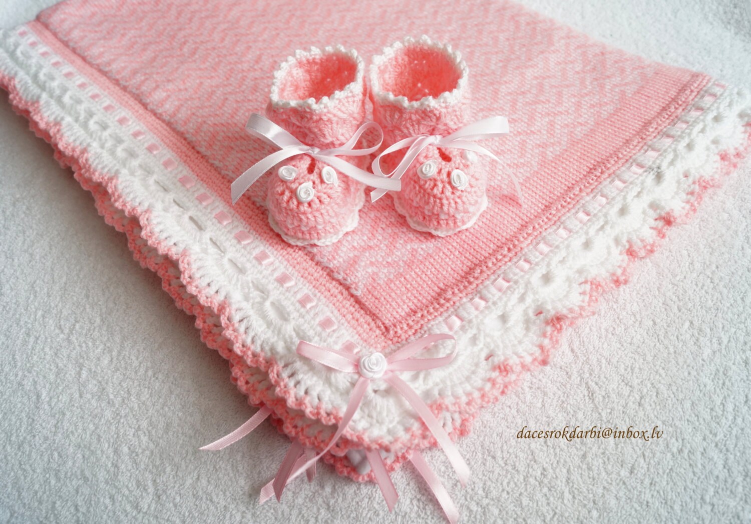 Knitted baby blanket with fleece lining and booties by Dachuks
