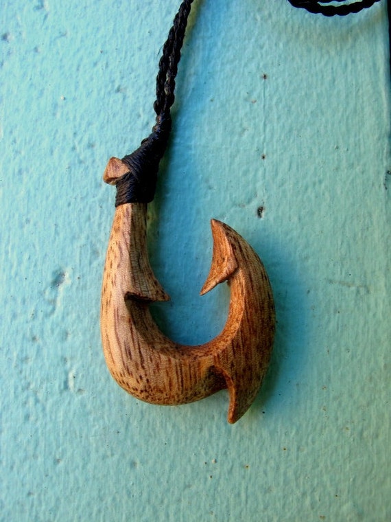 hawaiian-fish-hook-hand-carved-mango-wood