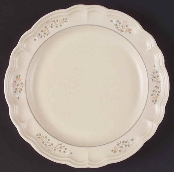 Vintage Pfaltzgraff Remembrance Plates by FarfallaOriginals